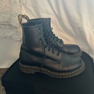 1460 WOMEN'S SMOOTH LEATHER LACE UP BOOTS